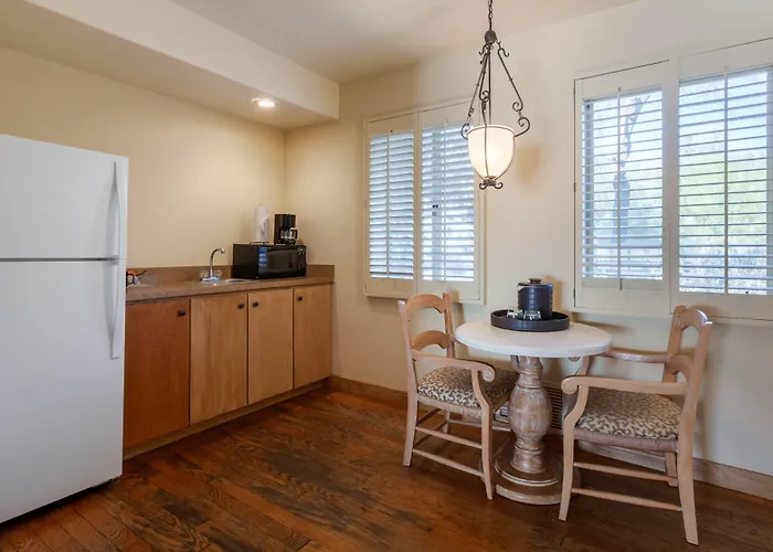 Omni Tucson National & Casas Adobes